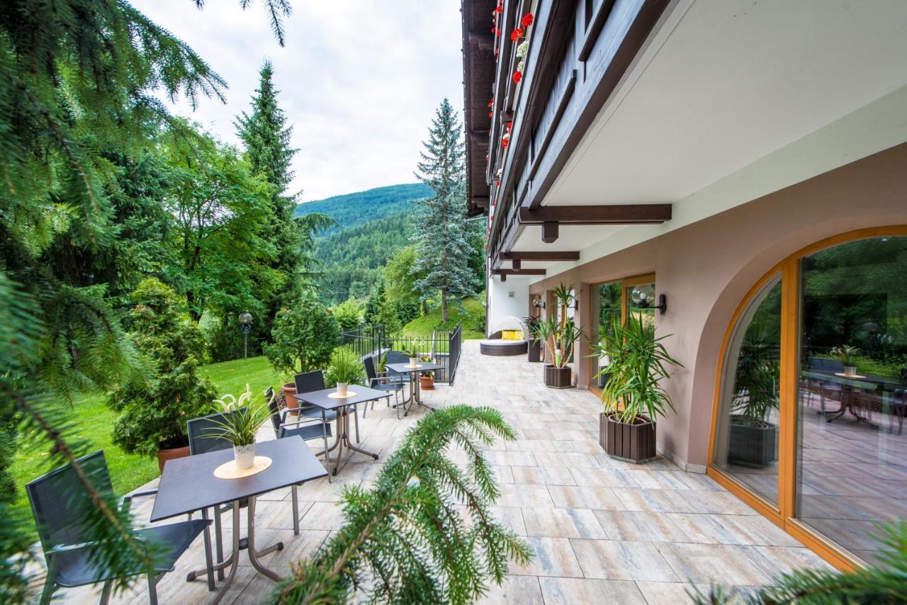 Hotel Sigmunderhof Chienes Exterior photo