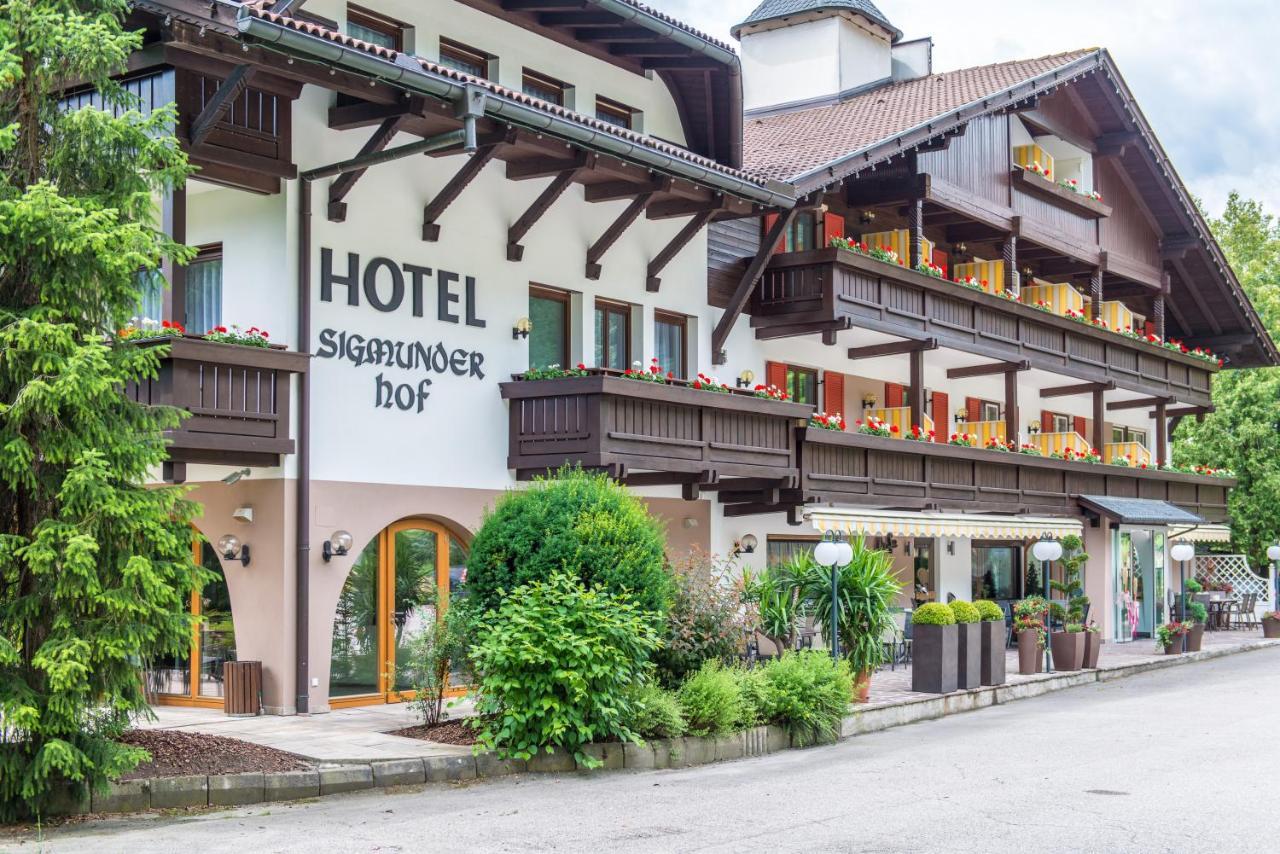 Hotel Sigmunderhof Chienes Exterior photo